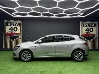 Usado Renault Mégane Zen 130 CV (95 kW) 2018 Gris / plata Berlina