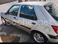 Usado Ford Fiesta Trend 60 CV (44 kW) 2001 Gris / plata Utilitario