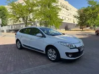 Usado Renault Mégane GrandTour Business 110 CV (80 kW) 2014 Blanco Familiar