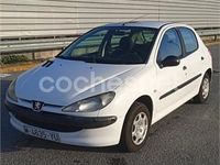 Usado Peugeot 206 75 CV (55 kW) 2000 Blanco Berlina