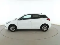 Usado Hyundai i20 85 CV (62 kW) 2020 Blanco Utilitario