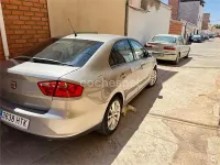 Usado Seat Toledo Ecomotive 105 CV (77 kW) 2013 Beige Utilitario
