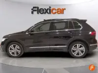 Käytetty VW Tiguan R-line 245 HP (180 kW) 2022 Musta Katumaasturi