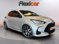 Usado Toyota Yaris Hybrid Style 116 CV (85 kW) 2021 Gris Utilitario