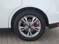 Usado Ford C-MAX Titanium 120 CV (88 kW) 2016 Blanco Monovolumen