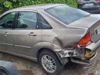 Usado Ford Focus Ghia 115 CV (84 kW) 2003 Gris / plata Berlina