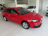 Usado Seat Leon Style 110 CV (80 kW) 2023 Rojo Familiar