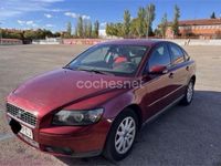 Usado Volvo S40 Kinetic 136 CV (100 kW) 2006 Granate Berlina