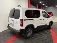 Usado Peugeot Rifter Allure 100 CV (73 kW) 2023 Blanco Monovolumen