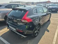 Usado Volvo V40 R-Design Momentum 152 CV (111 kW) 2019 Negro Berlina