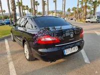 Usado Skoda Superb Ambition 105 CV (77 kW) 2011 Negro Berlina