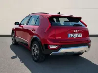 Usado Kia Niro 129 CV (94 kW) 2025 Rojo SUV