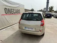 Usado Renault Grand Scénic II Privilege 110 CV (80 kW) 2007 Beige Monovolumen
