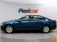 Usado VW Passat 122 CV (89 kW) 2020 Azul Berlina