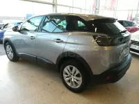 Usado Peugeot 3008 Active 130 CV (95 kW) 2022 Gris / plata SUV