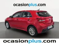Usado Kia Rio 84 CV (61 kW) 2019 Rojo Berlina