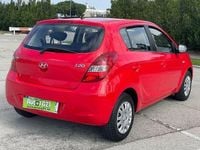 Usado Hyundai i20 Classic 78 CV (57 kW) 2010 Rojo Utilitario