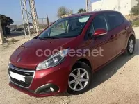 Usado Peugeot 208 Access 75 CV (55 kW) 2016 Rojo Utilitario
