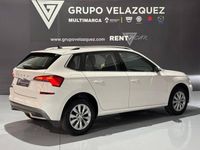 Usado Skoda Kamiq Ambition 110 CV (80 kW) 2021 Blanco SUV