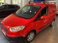 Usado Ford Transit Courier Trend 102 CV (75 kW) 2017 Rojo Van