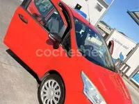 Usado Ford B-MAX Ambiente 90 CV (66 kW) 2014 Rojo Monovolumen