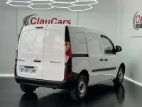 Usado Renault Kangoo 80 CV (58 kW) 2021 Blanco Monovolumen