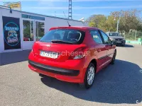 Usado Peugeot 207 90 CV (66 kW) 2010 Rojo Berlina