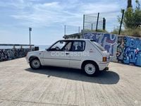 Usado Peugeot 205 103 CV (75 kW) 1989 Blanco Berlina