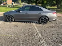 Usado Mercedes CLA180 136 CV (100 kW) 2023 Gris / plata Coupe