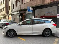 Usado Ford Focus ST-Line 120 CV (88 kW) 2021 Gris / plata Familiar