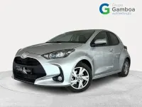 Usado Toyota Yaris Hybrid Active 116 CV (85 kW) 2025 Gris / plata Berlina