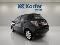 Usado Toyota Yaris Hybrid Active 100 CV (73 kW) 2012 Negro Berlina
