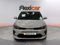 Usado Kia Rio 101 CV (74 kW) 2023 Blanco Berlina