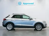 Usado VW T-Roc Life 150 CV (110 kW) 2024 Gris plata SUV