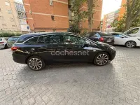 Usado Opel Astra Innovation 136 CV (100 kW) 2019 Negro Familiar