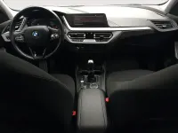 Usado BMW 118 Performance 136 CV (100 kW) 2022 Gris / plata Utilitario