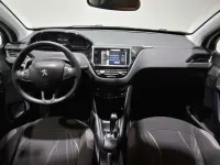 Usado Peugeot 208 Active 68 CV (50 kW) 2013 Blanco Utilitario