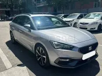 Usado Seat Leon FR 150 CV (110 kW) 2021 Gris / plata Familiar