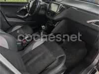 Usado Peugeot 2008 Allure 120 CV (88 kW) 2015 Gris / plata SUV