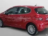 Usado Peugeot 208 Allure 100 CV (73 kW) 2017 Rojo Utilitario