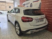 Usado Mercedes GLA180 122 CV (89 kW) 2017 Blanco SUV