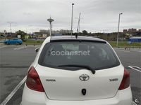 Begagnad Toyota Yaris Sol 90 HK (66 kW) 2007 Vit Halvkombi