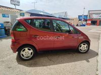 Usado Mercedes A160 Elegance 102 CV (75 kW) 2001 Granate Monovolumen