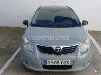 Usado Toyota Avensis Advance 124 CV (91 kW) 2010 Gris / plata Familiar