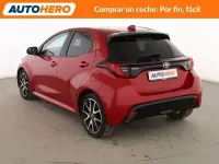 Usado Toyota Yaris Style 116 CV (85 kW) 2022 Rojo Utilitario