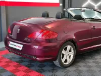 Usado Peugeot 307 CC 110 CV (80 kW) 2004 Granate Descapotable