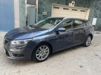 Usado Renault Mégane GrandTour Business 110 CV (80 kW) 2018 Gris / plata Familiar