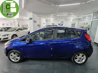 Usado Ford Fiesta Trend 82 CV (60 kW) 2017 Azul Utilitario