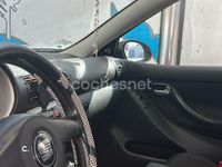 Usado Seat Leon Sport 130 CV (95 kW) 2006 Rojo Utilitario