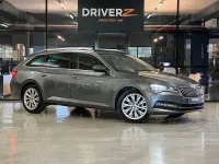 Usado Skoda Superb Style 150 CV (110 kW) 2023 Gris / plata Familiar